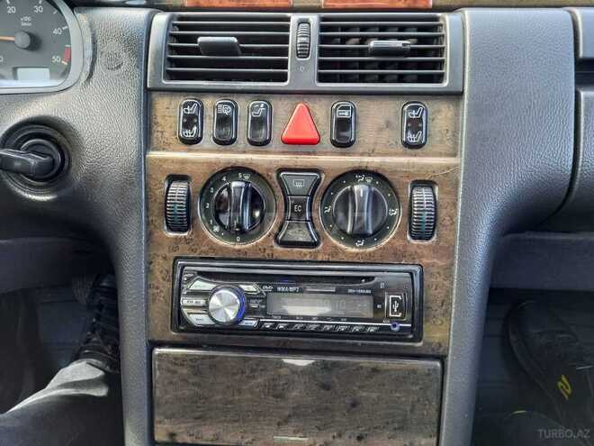 Mercedes E 220 1999, 330,662 km - 2.2 л - Bakı