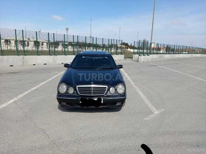 Mercedes E 220 1999, 330,662 km - 2.2 л - Bakı