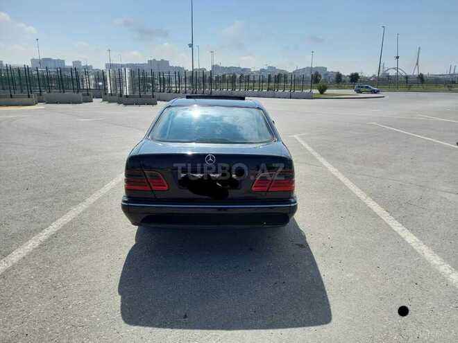 Mercedes E 220 1999, 330,662 km - 2.2 л - Bakı