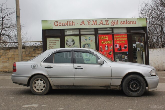 Mercedes C 200 1994, 597,803 km - 2.0 l - Qusar