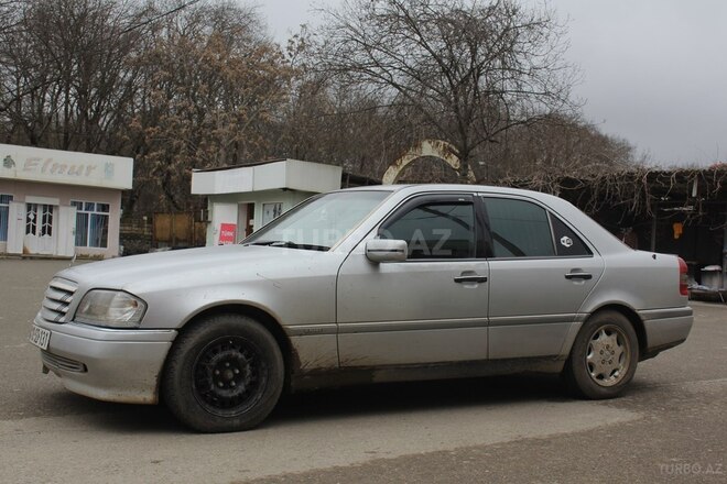 Mercedes C 200 1994, 597,803 km - 2.0 l - Qusar