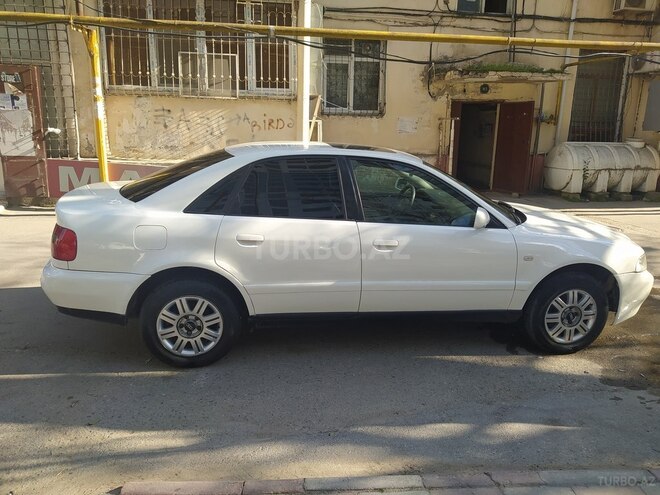 Audi A4 2001, 10,000 km - 1.8 l - Bakı