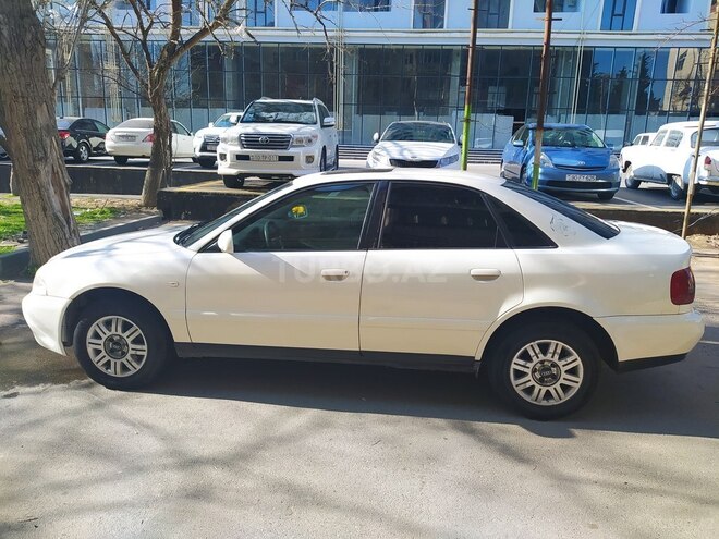 Audi A4 2001, 10,000 km - 1.8 l - Bakı
