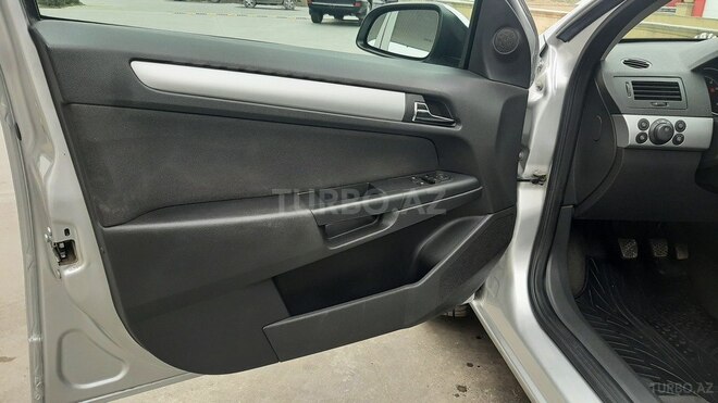 Opel Astra 2009, 154,000 km - 1.4 l - Bakı