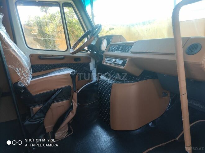Mercedes 208 D 1994, 300,000 km - 2.5 л - Şirvan
