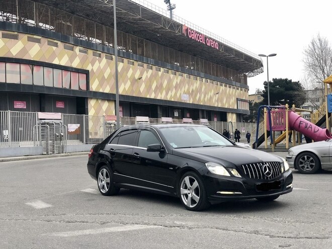 Mercedes E 220 2010, 258,567 km - 2.2 л - Bakı