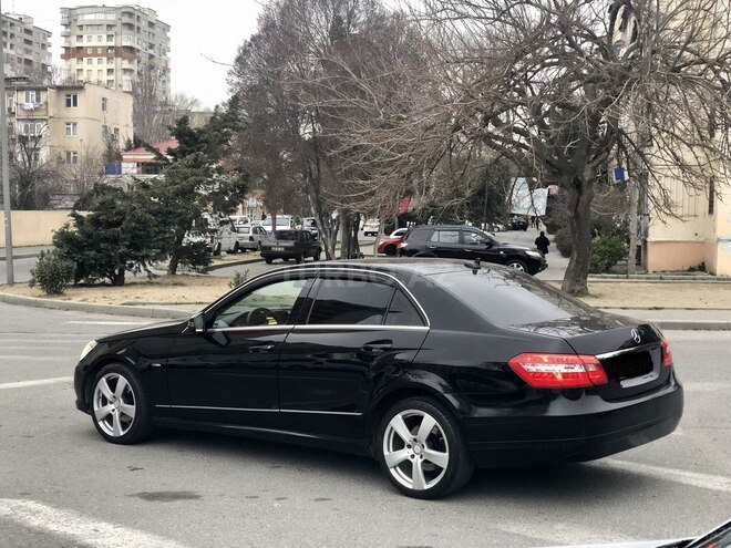 Mercedes E 220 2010, 258,567 km - 2.2 л - Bakı