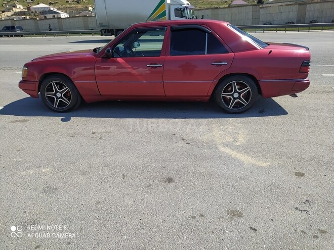 Mercedes E 250 1992, 358,041 km - 2.5 l - Bakı