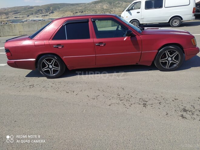 Mercedes E 250 1992, 358,041 km - 2.5 l - Bakı