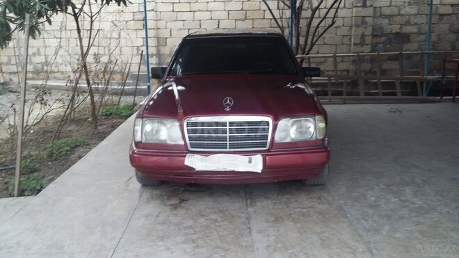 Mercedes E 200 1991, 150,000 km - 2.0 л - Saatlı