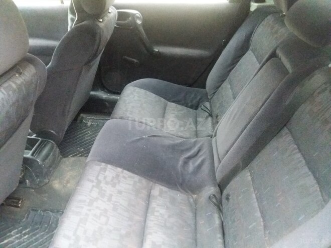 Opel Vectra 1998, 300,000 km - 1.8 l - Quba