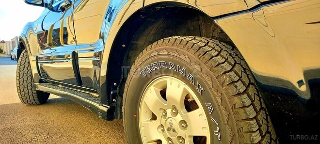 Mitsubishi Pajero 2006, 258,000 km - 3.0 l - Bakı