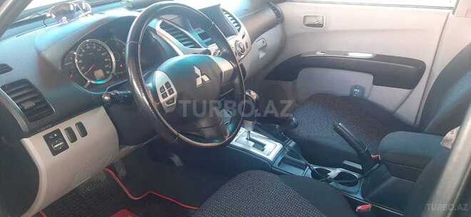 Mitsubishi L200 2013, 209,000 km - 2.5 l - Bakı