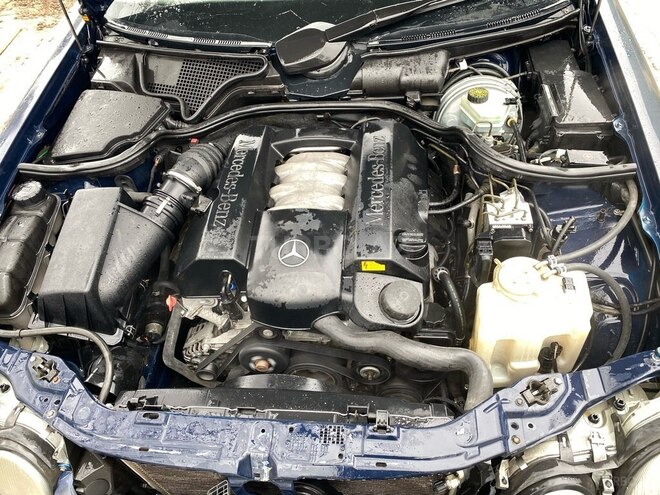 Mercedes E 240 2000, 435,000 km - 2.6 l - Bakı