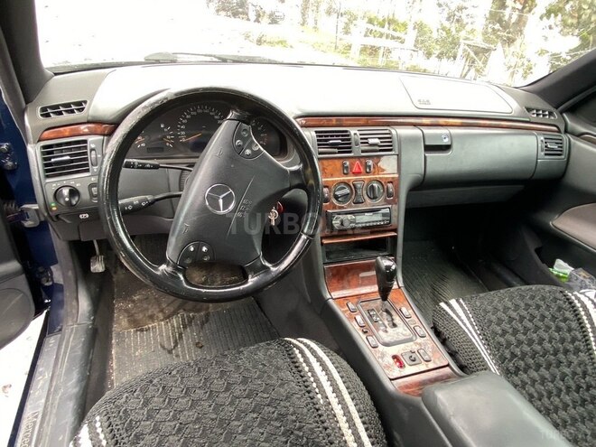 Mercedes E 240 2000, 435,000 km - 2.6 l - Bakı