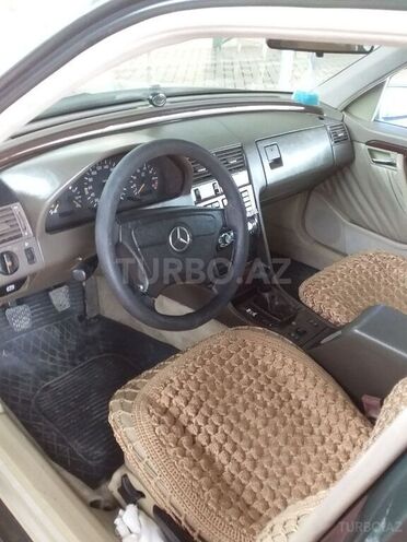 Mercedes C 220 1994, 240,000 km - 2.2 л - Qazax