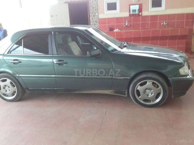 Mercedes C 220 1994, 240,000 km - 2.2 л - Qazax