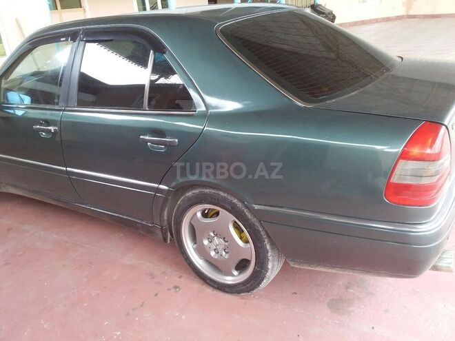 Mercedes C 220 1994, 240,000 km - 2.2 л - Qazax