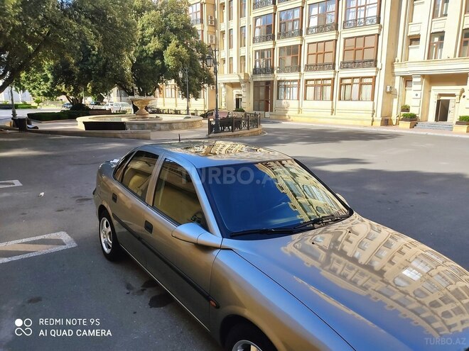 Opel Vectra 1996, 365,000 km - 1.6 l - Bakı