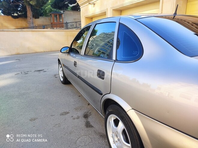 Opel Vectra 1996, 365,000 km - 1.6 l - Bakı