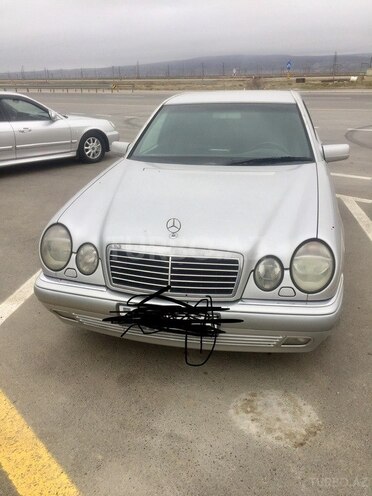 Mercedes E 230 1997, 335,000 km - 2.3 л - Sumqayıt