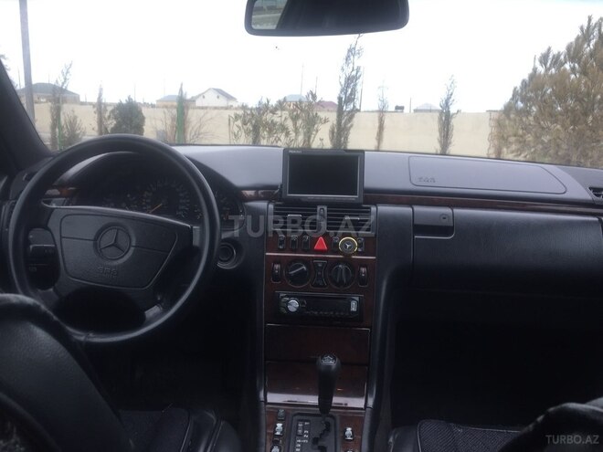 Mercedes E 230 1997, 335,000 km - 2.3 л - Sumqayıt