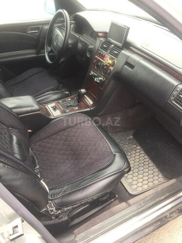 Mercedes E 230 1997, 335,000 km - 2.3 л - Sumqayıt