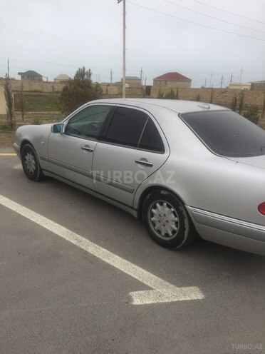 Mercedes E 230 1997, 335,000 km - 2.3 л - Sumqayıt