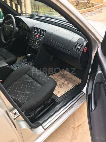 Mercedes C 240 1997, 277,000 km - 2.4 л - Bakı