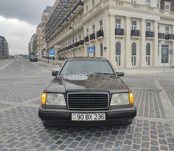 Mercedes E 200 1994, 310,000 km - 2.0 l - Bakı
