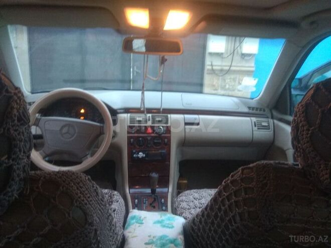 Mercedes E 240 1998, 326,399 km - 2.4 л - Bakı