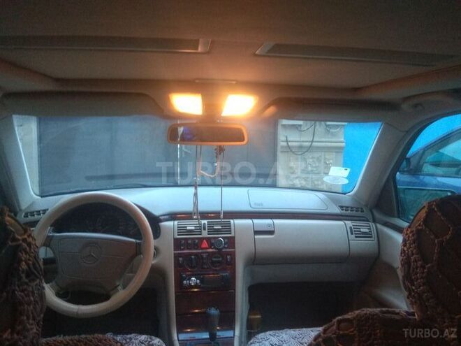 Mercedes E 240 1998, 326,399 km - 2.4 л - Bakı