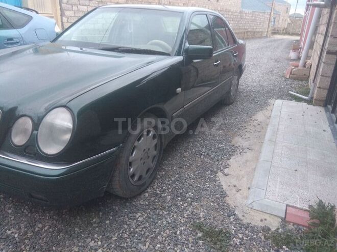 Mercedes E 240 1998, 326,399 km - 2.4 л - Bakı