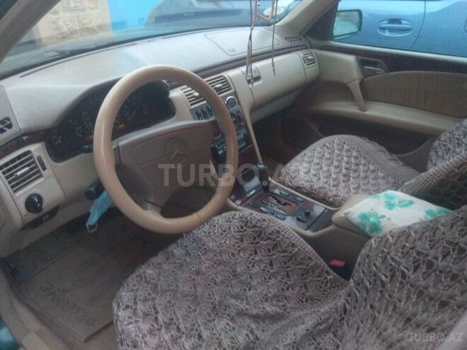 Mercedes E 240 1998, 326,399 km - 2.4 л - Bakı