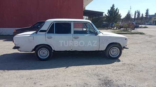 LADA (VAZ) 21011 1975, 852,565 km - 1.5 l - Salyan