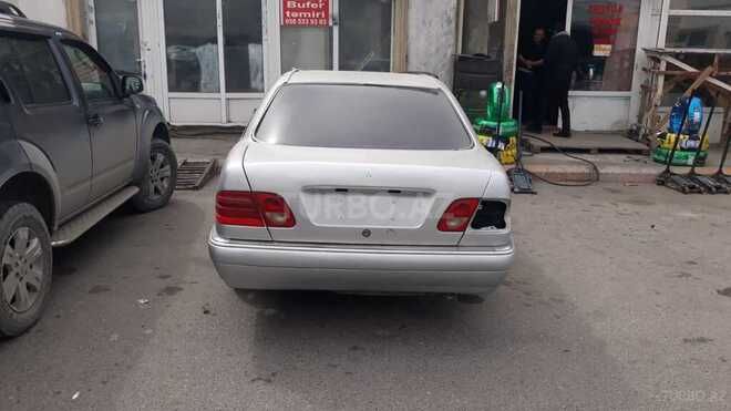 Mercedes E 200 1997, 326,000 km - 2.0 л - Bakı