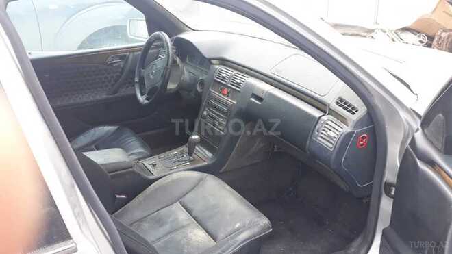 Mercedes E 200 1997, 326,000 km - 2.0 л - Bakı