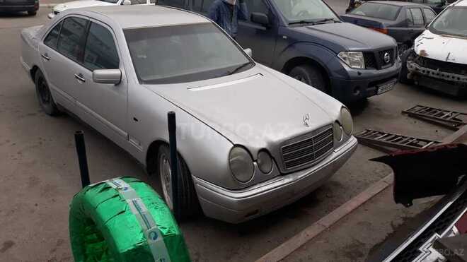 Mercedes E 200 1997, 326,000 km - 2.0 л - Bakı