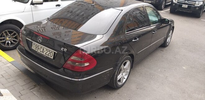 Mercedes E 220 2003, 305,000 km - 2.2 l - Bakı