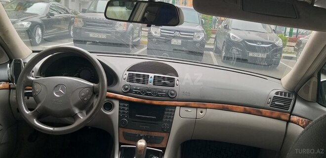 Mercedes E 220 2003, 305,000 km - 2.2 l - Bakı