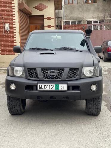 Nissan Patrol 2008, 290,000 km - 3.0 л - Bakı