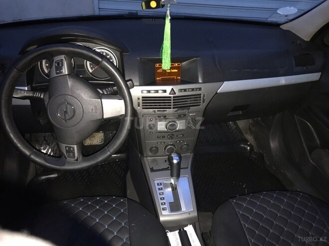 Opel Astra 2006, 198,000 km - 1.9 l - Quba