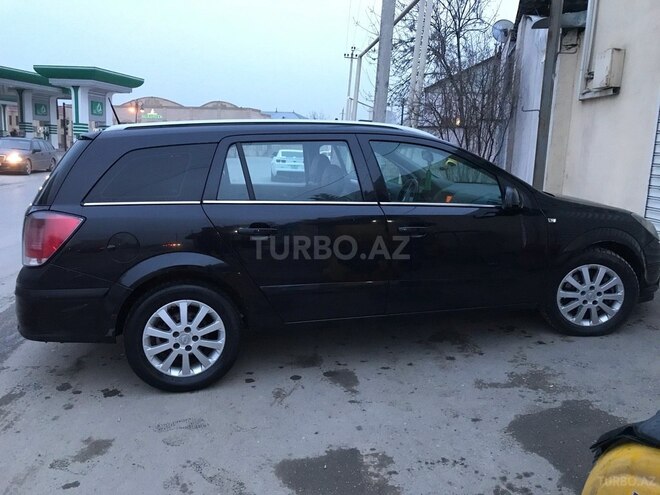 Opel Astra 2006, 198,000 km - 1.9 l - Quba