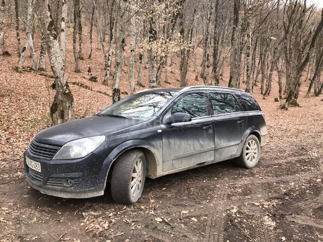 Opel Astra 2006, 198,000 km - 1.9 l - Quba