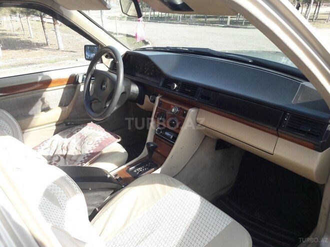Mercedes E 200 1993, 576,786 km - 2.0 l - Füzuli