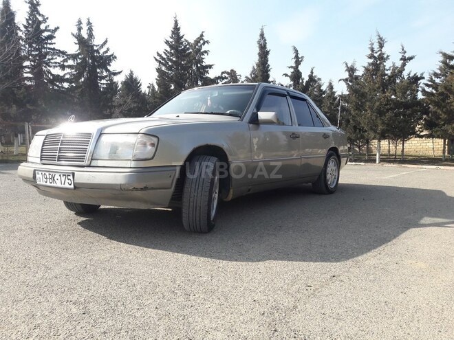 Mercedes E 200 1993, 576,786 km - 2.0 l - Füzuli