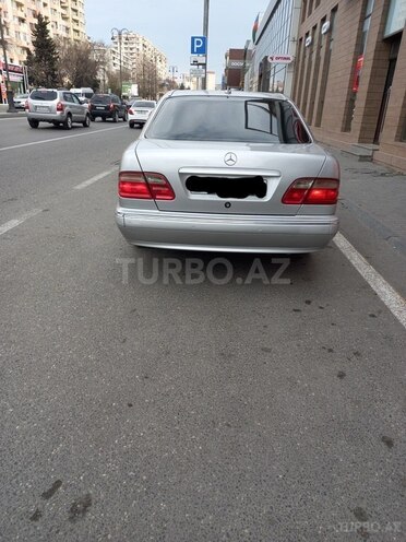 Mercedes E 240 2001, 228,096 km - 2.4 l - Bakı