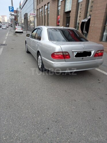 Mercedes E 240 2001, 228,096 km - 2.4 l - Bakı