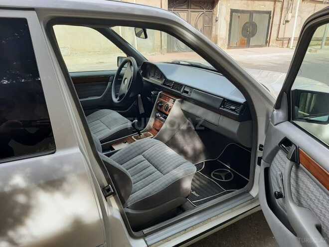 Mercedes E 200 1992, 256,000 km - 2.0 l - Bakı
