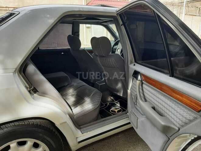 Mercedes E 200 1992, 256,000 km - 2.0 l - Bakı
